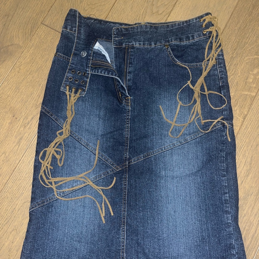 Chic Denim Jeans with Tan Details